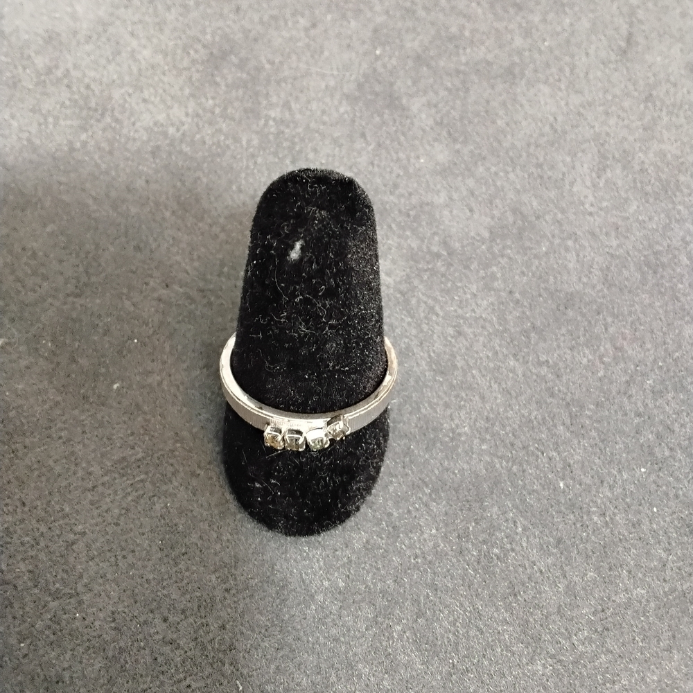 Stunning Silver Women's Ring with Crystal Accents